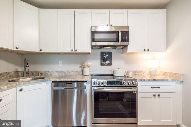30024 BEACON HILL DR, Southampton, PA 18966