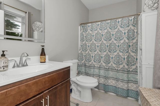 10 Laroche St, Ludlow, MA 01056