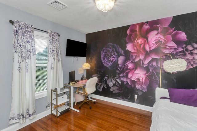 10 Laroche St, Ludlow, MA 01056