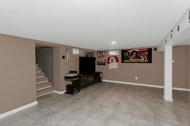 10 Laroche St, Ludlow, MA 01056