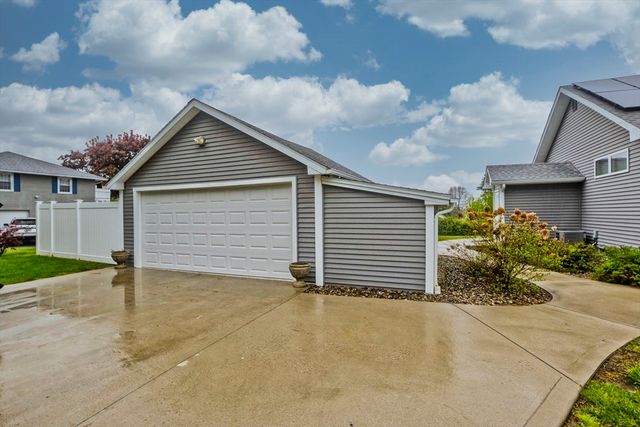 10 Laroche St, Ludlow, MA 01056