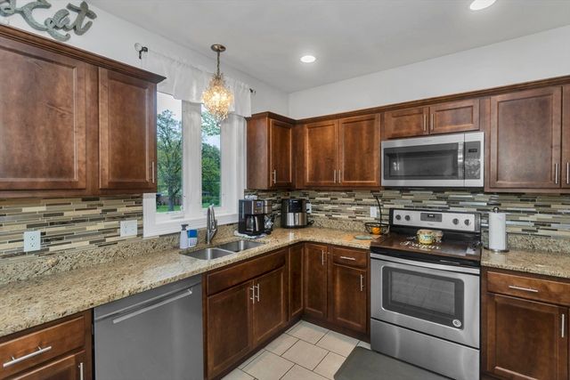10 Laroche St, Ludlow, MA 01056