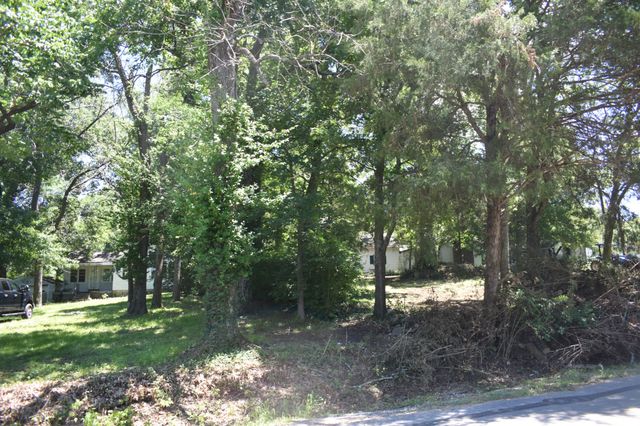 143 Hillcrest Dr, Madison, TN 37115