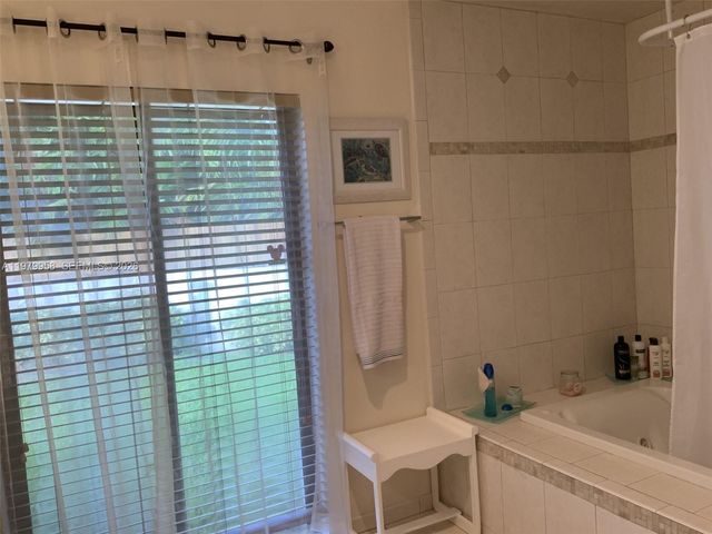 5780 SW 59th Pl, South Miami, FL 33143