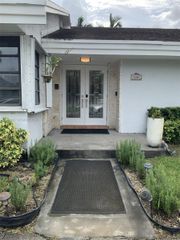 5780 SW 59th Pl, South Miami, FL 33143