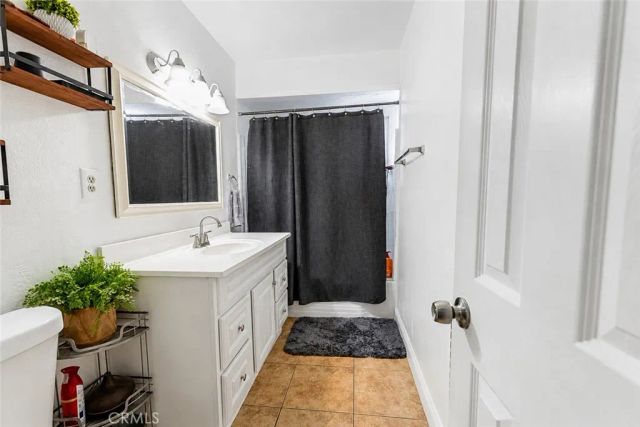 1321 Vale, Bakersfield, CA 93306