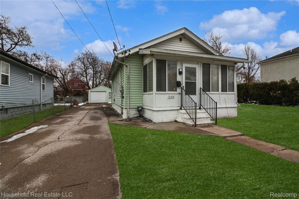 245 S Edith Street, Pontiac, MI 48342
