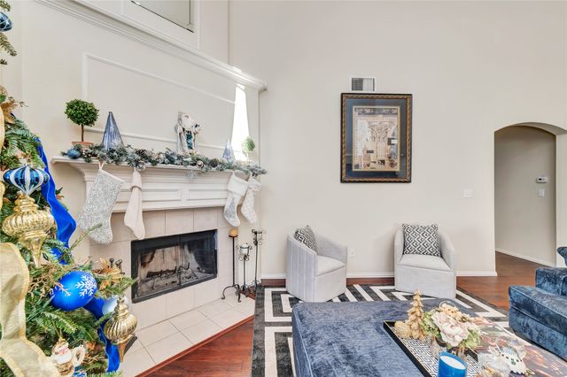 2812 Pinnacle Drive, Burleson, TX 76028