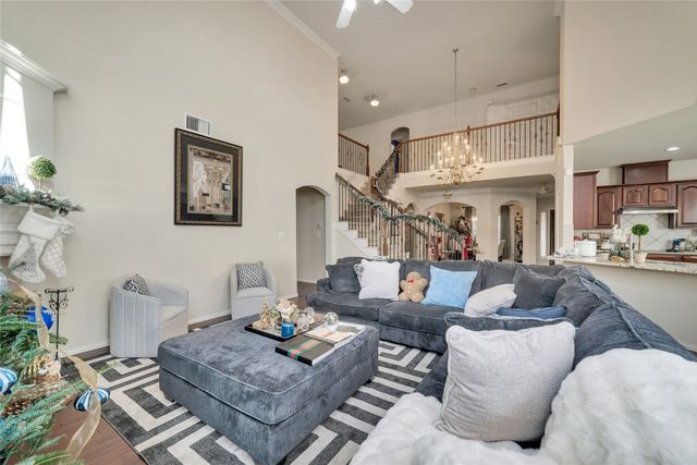 2812 Pinnacle Drive, Burleson, TX 76028