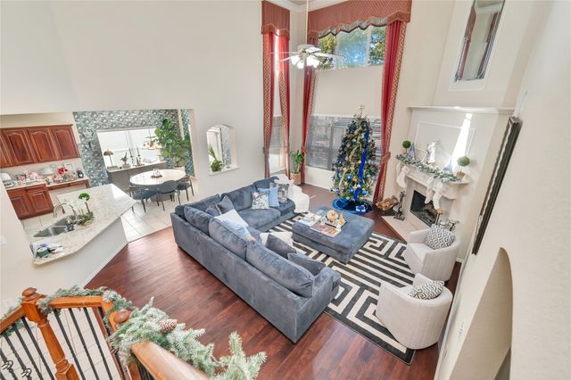 2812 Pinnacle Drive, Burleson, TX 76028