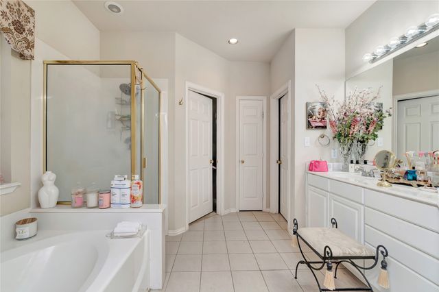 2812 Pinnacle Drive, Burleson, TX 76028