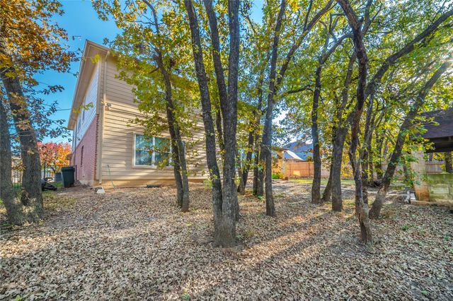 2812 Pinnacle Drive, Burleson, TX 76028