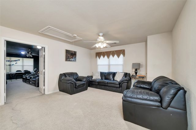 2812 Pinnacle Drive, Burleson, TX 76028