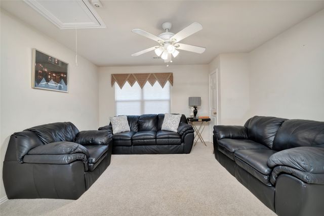 2812 Pinnacle Drive, Burleson, TX 76028