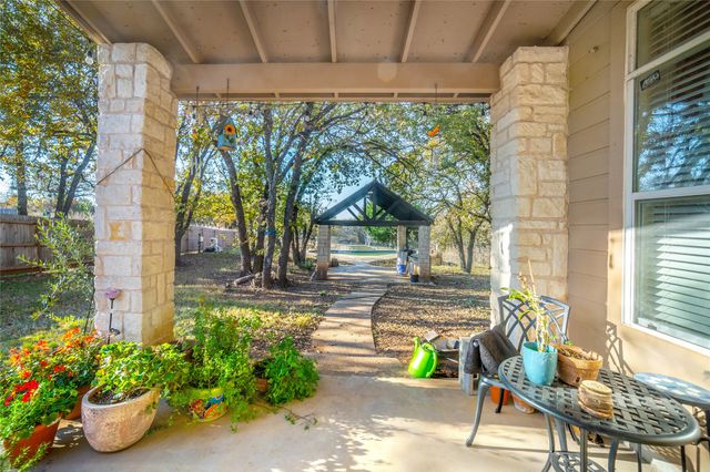 2812 Pinnacle Drive, Burleson, TX 76028