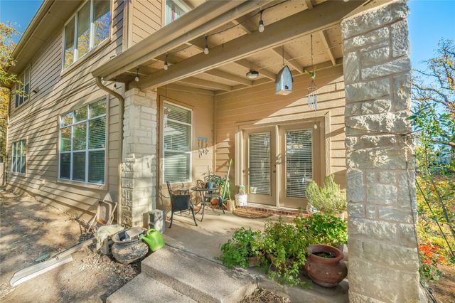 2812 Pinnacle Drive, Burleson, TX 76028