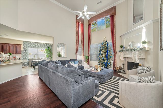 2812 Pinnacle Drive, Burleson, TX 76028