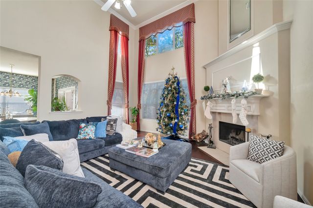 2812 Pinnacle Drive, Burleson, TX 76028