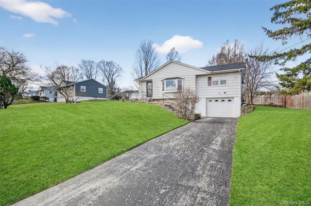 19 Valewood Drive, New Windsor, NY 12553