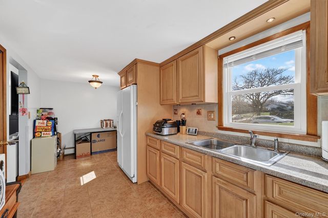 19 Valewood Drive, New Windsor, NY 12553