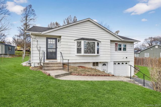 19 Valewood Drive, New Windsor, NY 12553