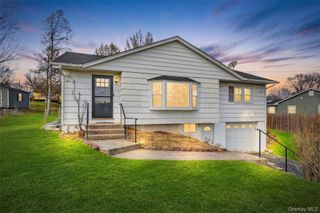 19 Valewood Drive, New Windsor, NY 12553
