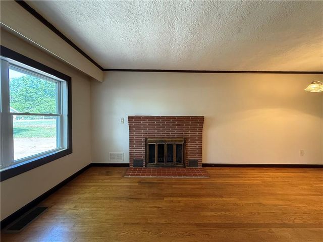 13227 Bennington Avenue, Grandview, MO 64030