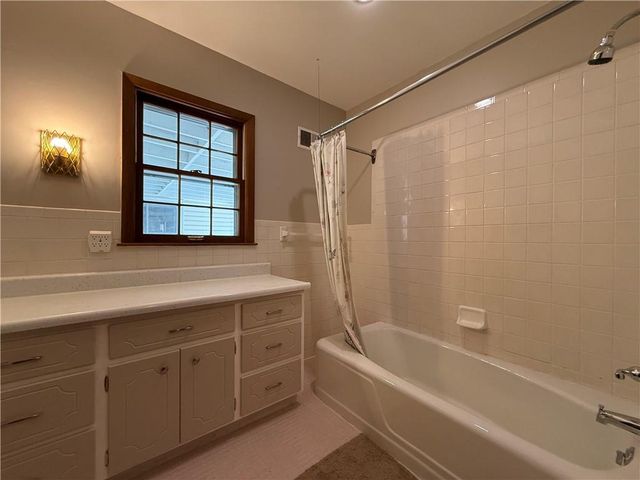 13227 Bennington Avenue, Grandview, MO 64030