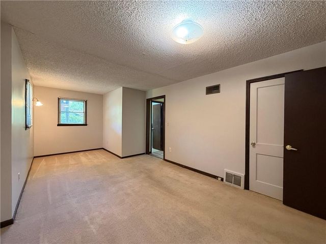 13227 Bennington Avenue, Grandview, MO 64030