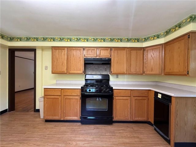 13227 Bennington Avenue, Grandview, MO 64030
