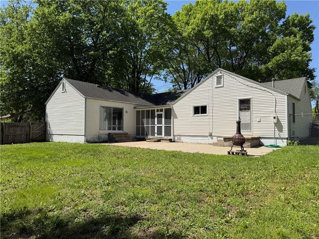 13227 Bennington Avenue, Grandview, MO 64030