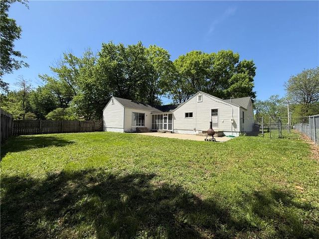 13227 Bennington Avenue, Grandview, MO 64030