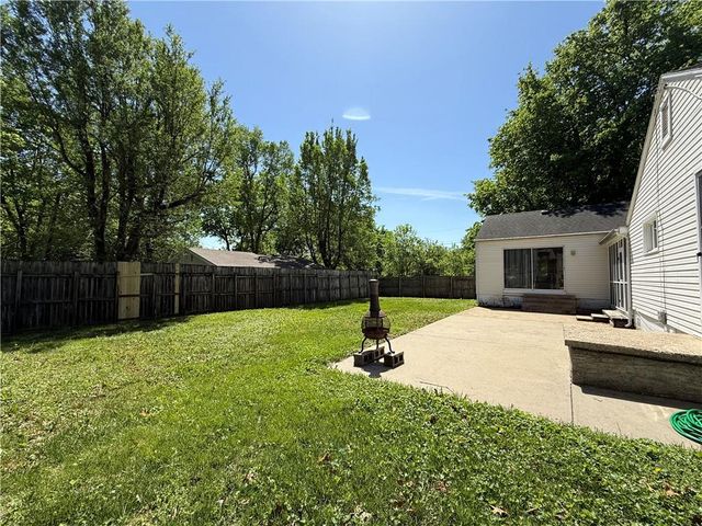 13227 Bennington Avenue, Grandview, MO 64030