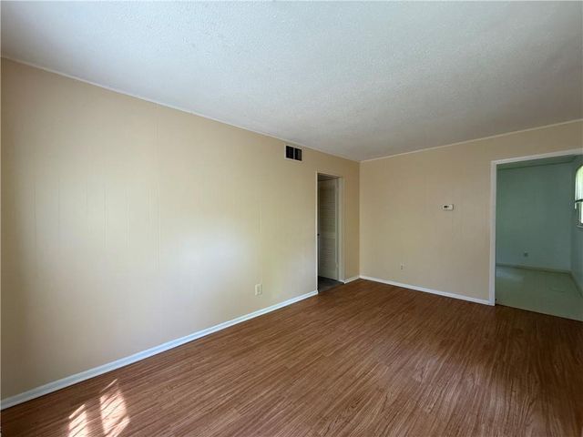 13227 Bennington Avenue, Grandview, MO 64030
