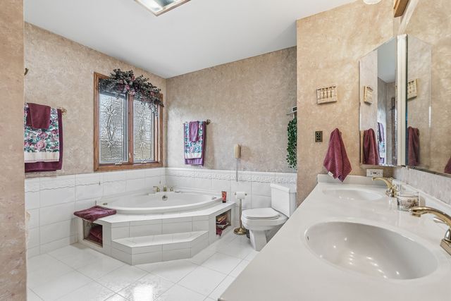 901 Saint Andrews Way, Frankfort, IL 60423