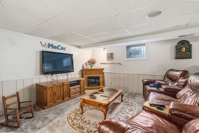 901 Saint Andrews Way, Frankfort, IL 60423