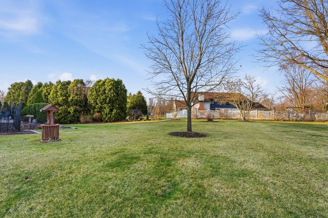 901 Saint Andrews Way, Frankfort, IL 60423