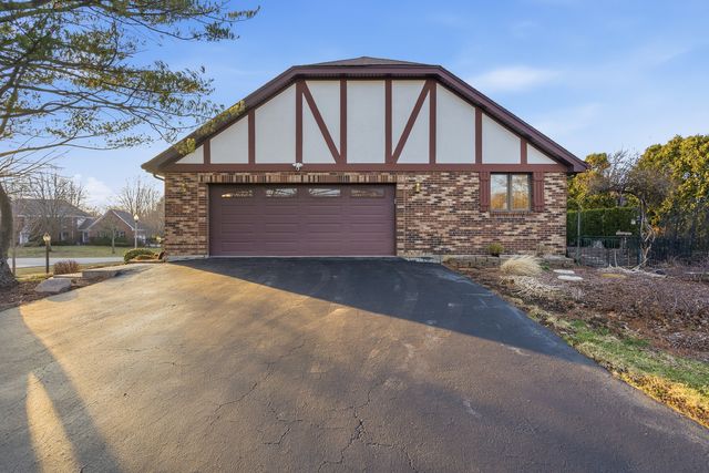 901 Saint Andrews Way, Frankfort, IL 60423