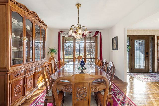 901 Saint Andrews Way, Frankfort, IL 60423