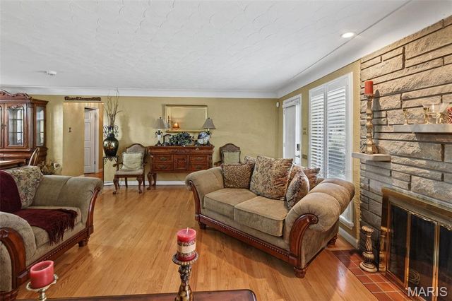 208 Brentmoor Drive, Belleville, IL 62223