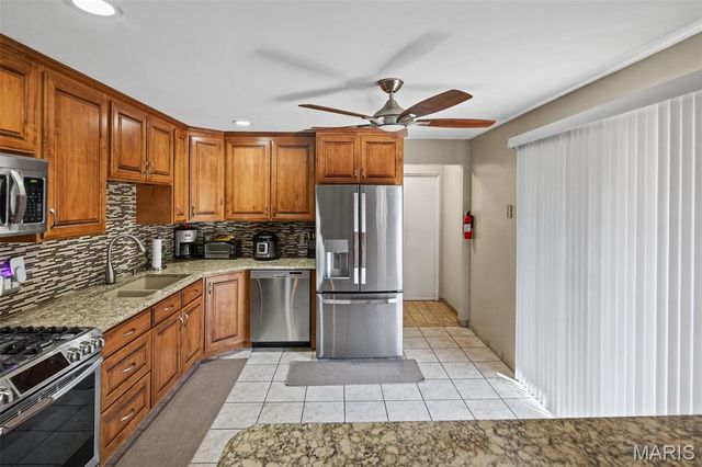 208 Brentmoor Drive, Belleville, IL 62223