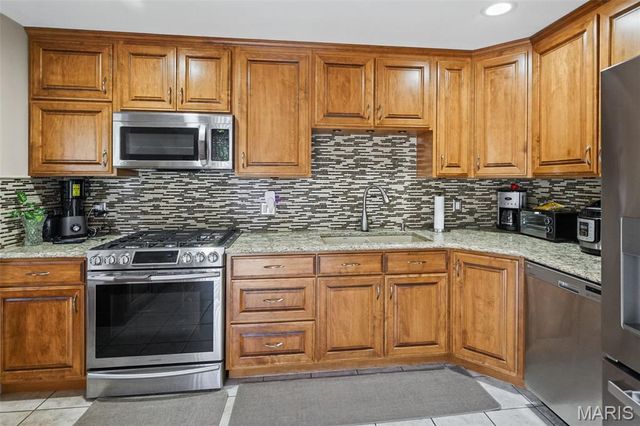 208 Brentmoor Drive, Belleville, IL 62223