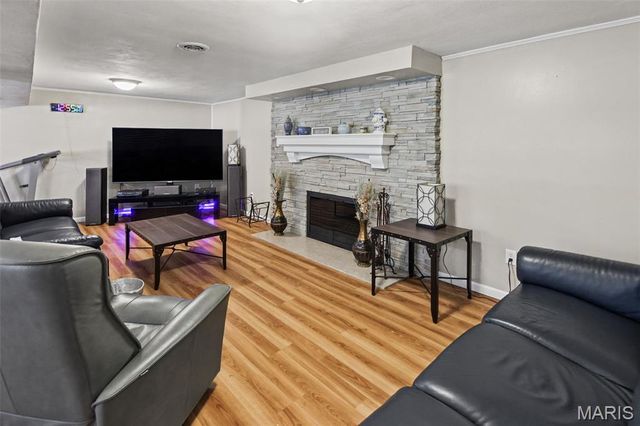 208 Brentmoor Drive, Belleville, IL 62223