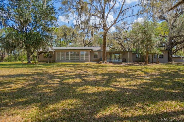 8050 S Baker Avenue, Floral City, FL 34436