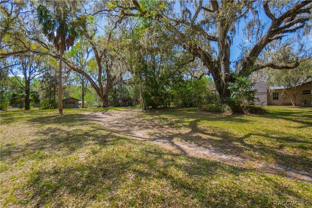 8050 S Baker Avenue, Floral City, FL 34436