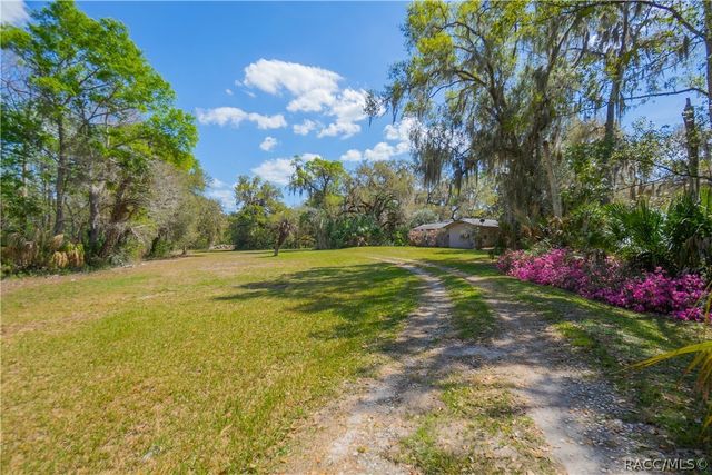 8050 S Baker Avenue, Floral City, FL 34436