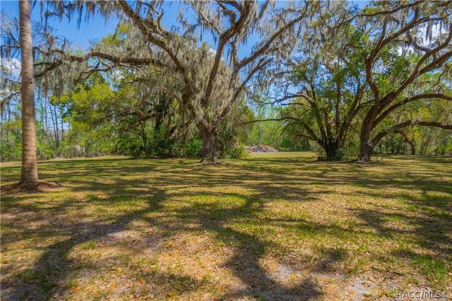 8050 S Baker Avenue, Floral City, FL 34436