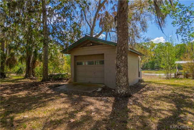 8050 S Baker Avenue, Floral City, FL 34436