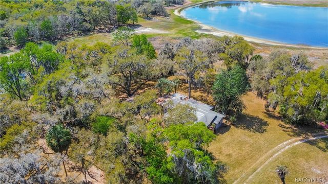 8050 S Baker Avenue, Floral City, FL 34436