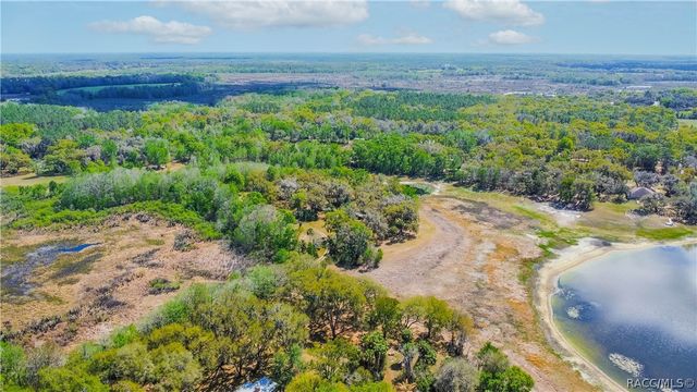 8050 S Baker Avenue, Floral City, FL 34436